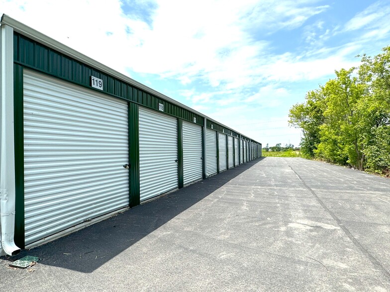 1947 N Lyford Rd, Rockford, IL for sale - Building Photo - Image 2 of 7