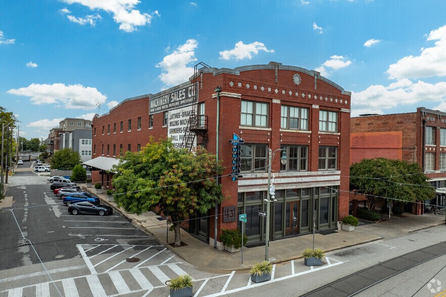 431 S Main St, Memphis, TN for lease - Primary Photo - Image 1 of 4