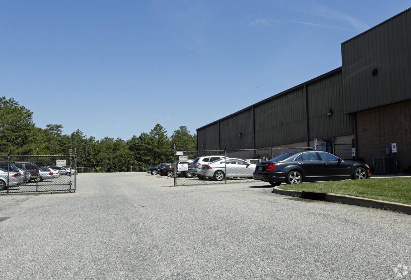 1950 Swarthmore Ave, Lakewood, NJ 08701