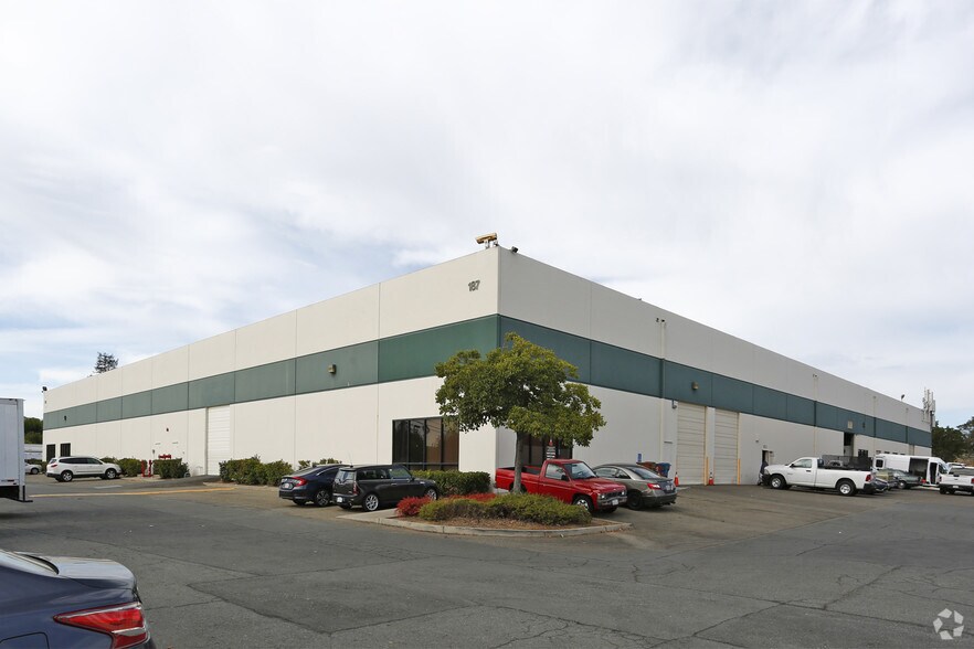187-189 Arthur Rd, Martinez, CA for lease - Primary Photo - Image 1 of 2