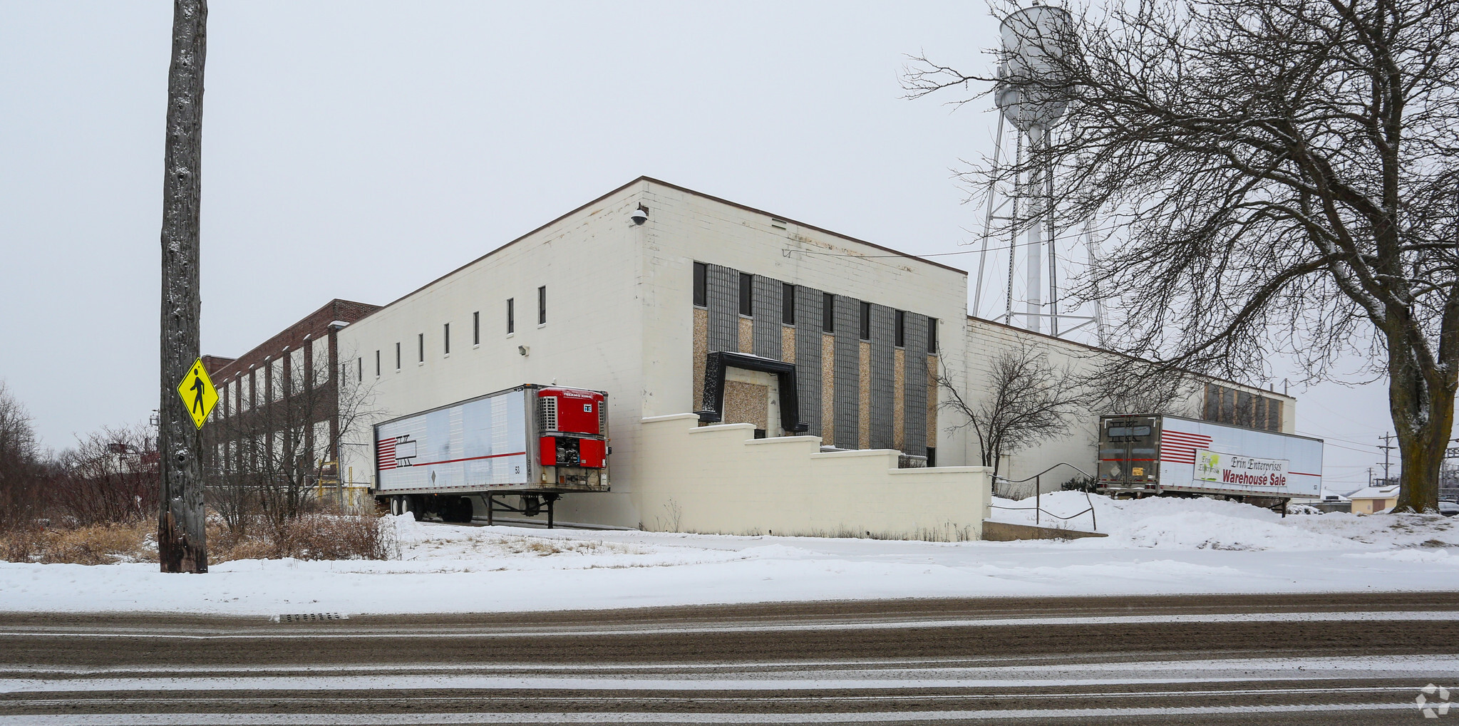 201-210 Second St, Kewaskum, WI for sale Primary Photo- Image 1 of 1