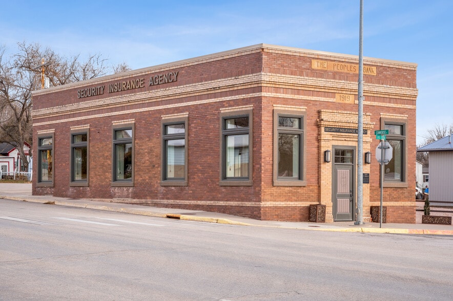 101 S Big Horn Ave, Moorcroft, WY for sale - Primary Photo - Image 1 of 37