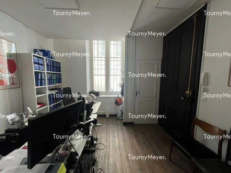 Office in Bordeaux for lease - Interior Photo - Image 3 of 5
