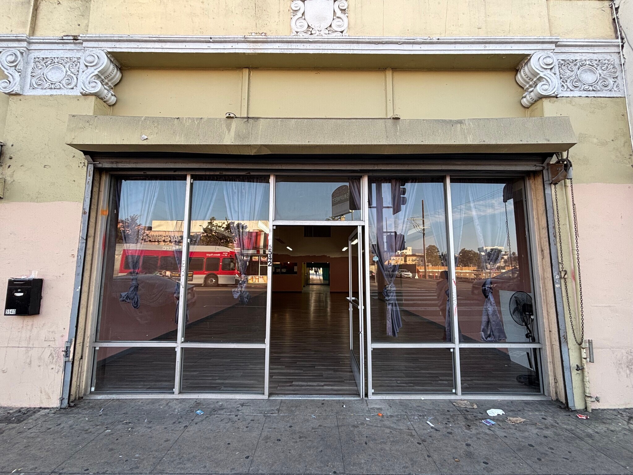 5536-5542 Santa Monica Blvd, Los Angeles, CA for lease Building Photo- Image 1 of 17
