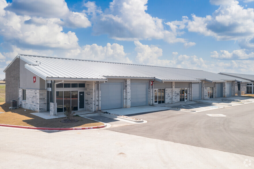 324 Riverwalk Dr, San Marcos, TX for lease - Building Photo - Image 1 of 19