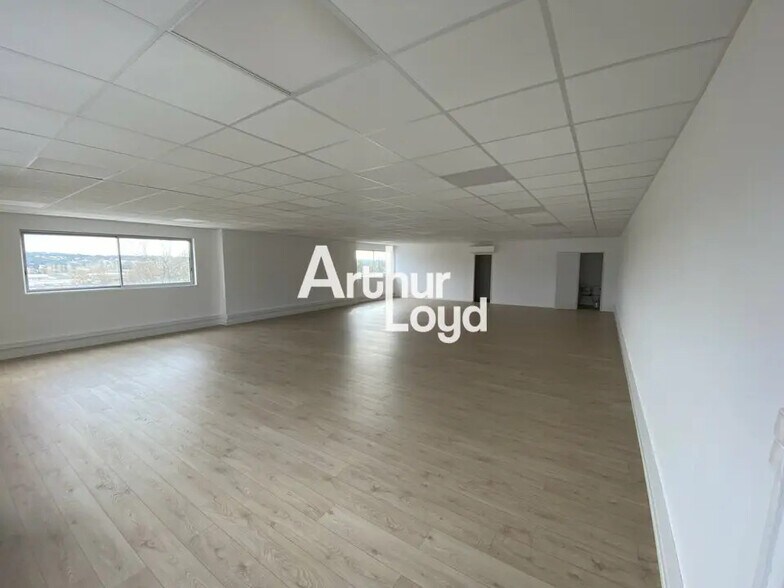 Office in Fréjus for lease - Interior Photo - Image 2 of 9