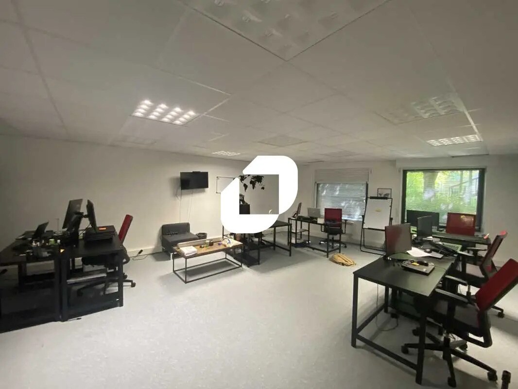 Office in Cergy for lease Interior Photo- Image 1 of 10