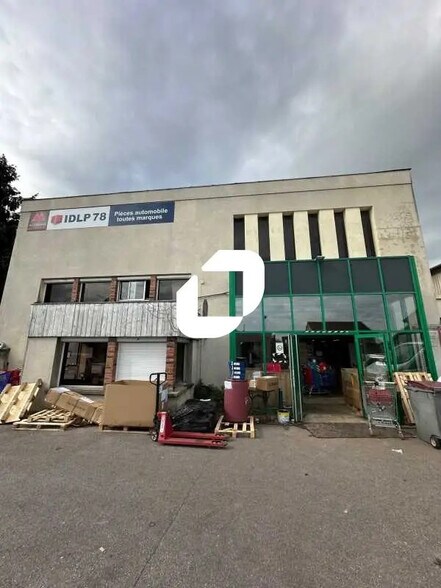 Flex in Chambourcy for sale - Building Photo - Image 1 of 16