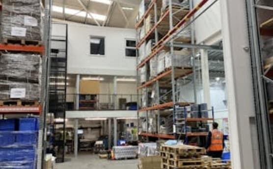 Hanworth Ln, Chertsey for lease Interior Photo- Image 1 of 2