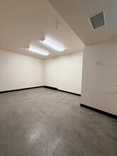 21 Bisbee Ct, Santa Fe, NM for lease Interior Photo- Image 2 of 14