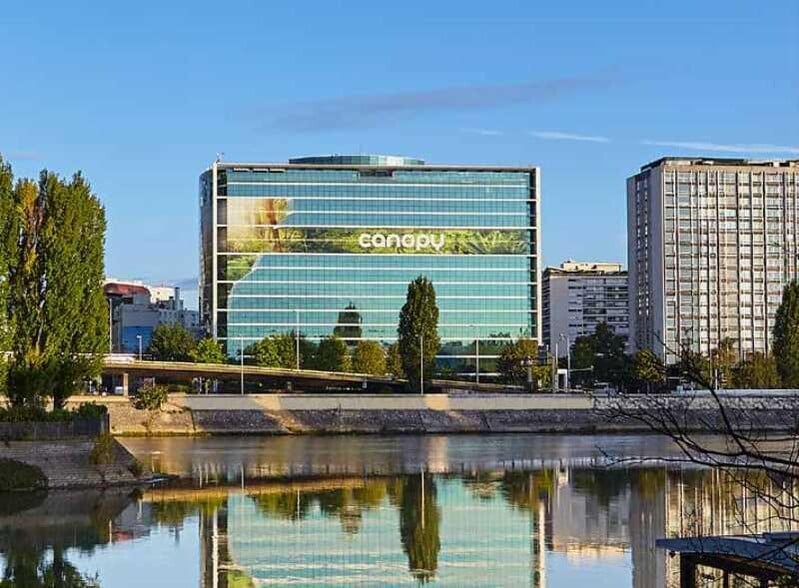 9 Quai Du Président Paul Doumer, Courbevoie for lease - Building Photo - Image 2 of 2