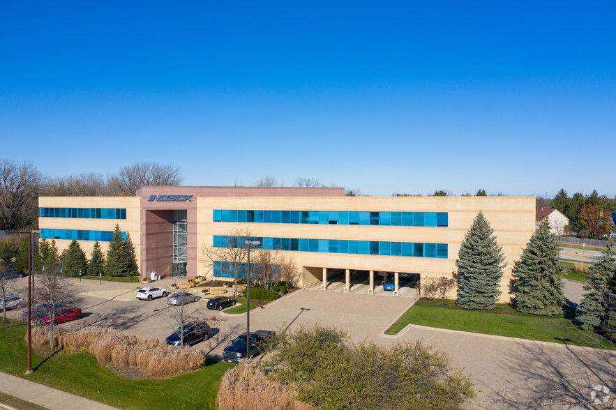 600 N Buffalo Grove Rd, Buffalo Grove, IL for lease - Building Photo - Image 3 of 9