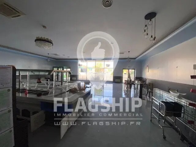 Retail in L'ISLE-ADAM for lease - Interior Photo - Image 1 of 9