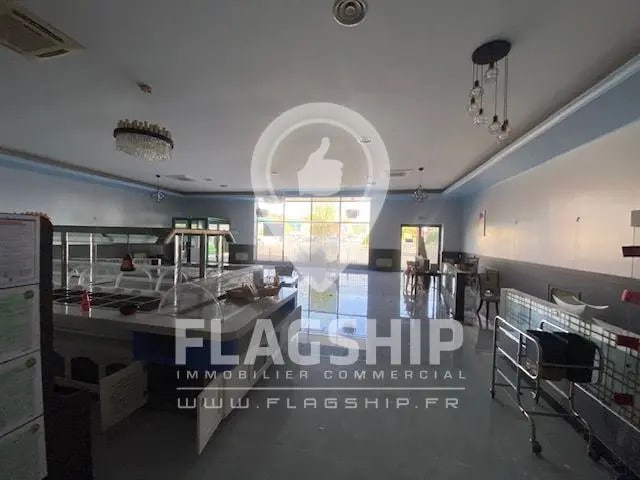 Retail in L'ISLE-ADAM for lease Interior Photo- Image 1 of 10