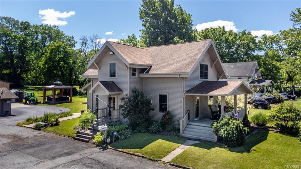 5035 Salt Rd, Clarence, NY 14031