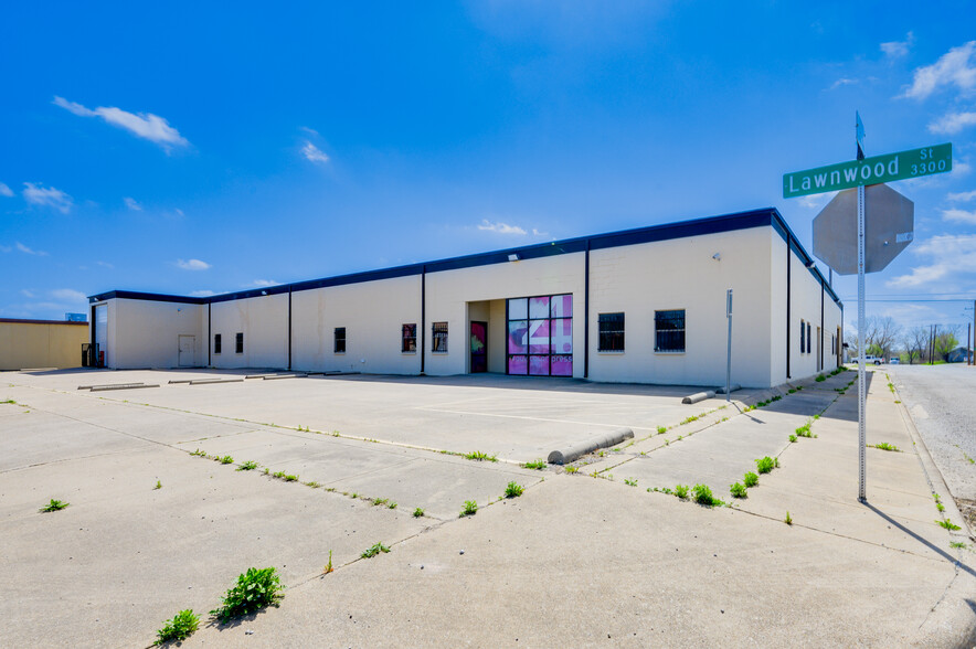 3300 Lawnwood St, Fort Worth, TX for lease - Building Photo - Image 2 of 25