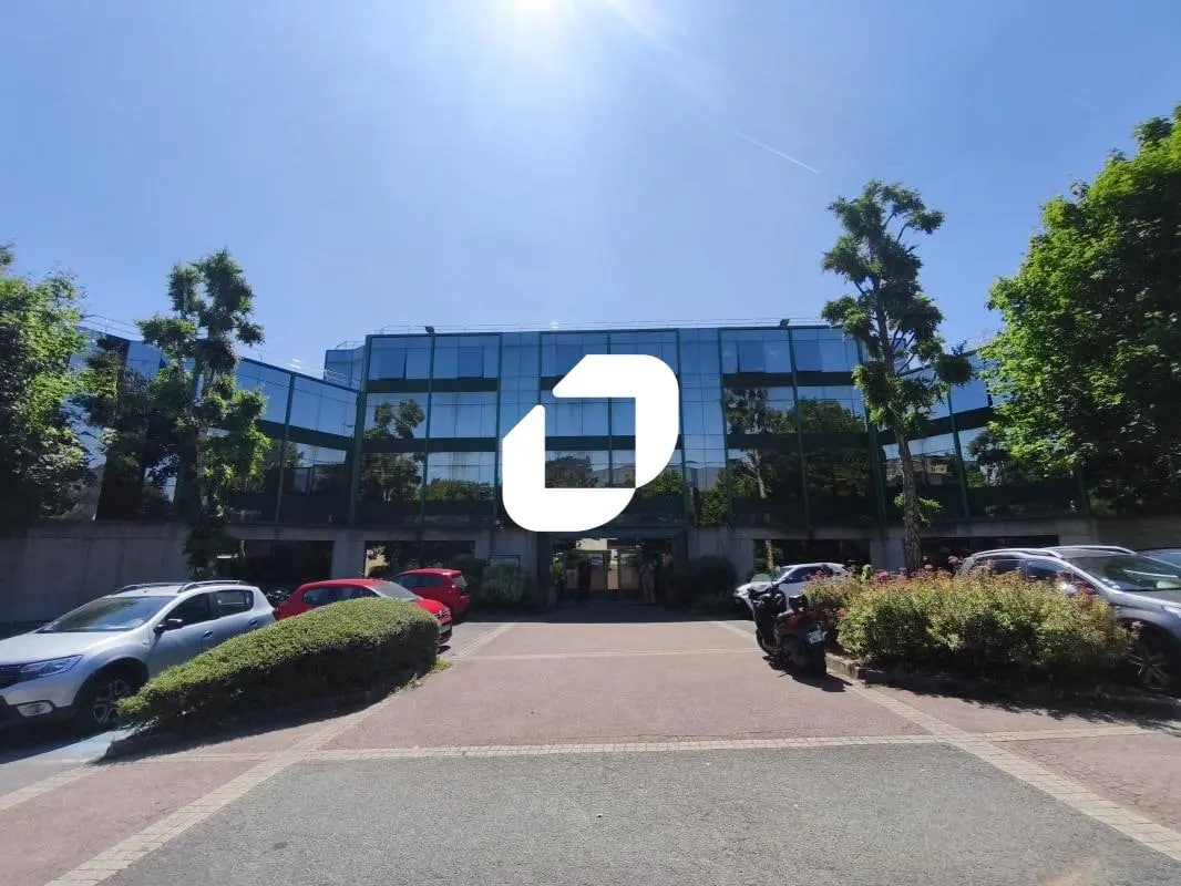 Office in Rosny-sous-Bois for lease Building Photo- Image 1 of 6