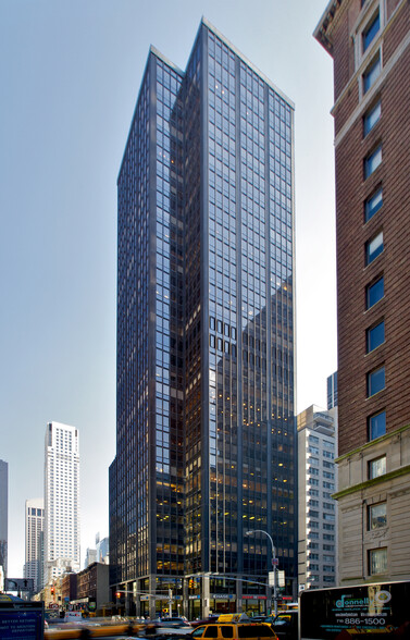 1370 Avenue of the Americas, New York, NY for lease - Building Photo - Image 1 of 8