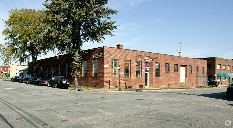 2910-2912 W Moore St, Richmond, VA for lease - Building Photo - Image 1 of 7