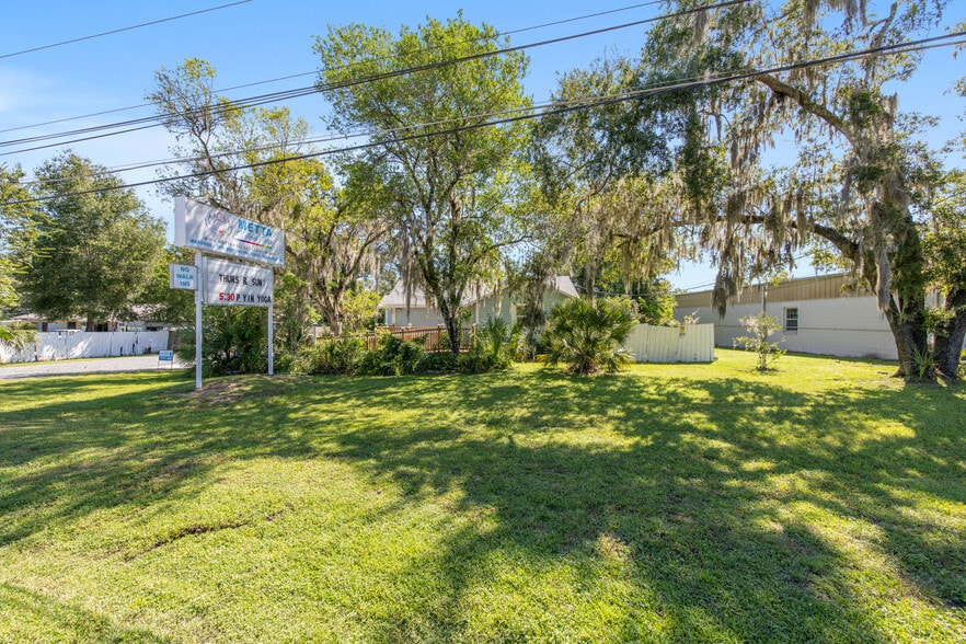 1703 NE 8th Rd, Ocala, FL for sale - Primary Photo - Image 1 of 25