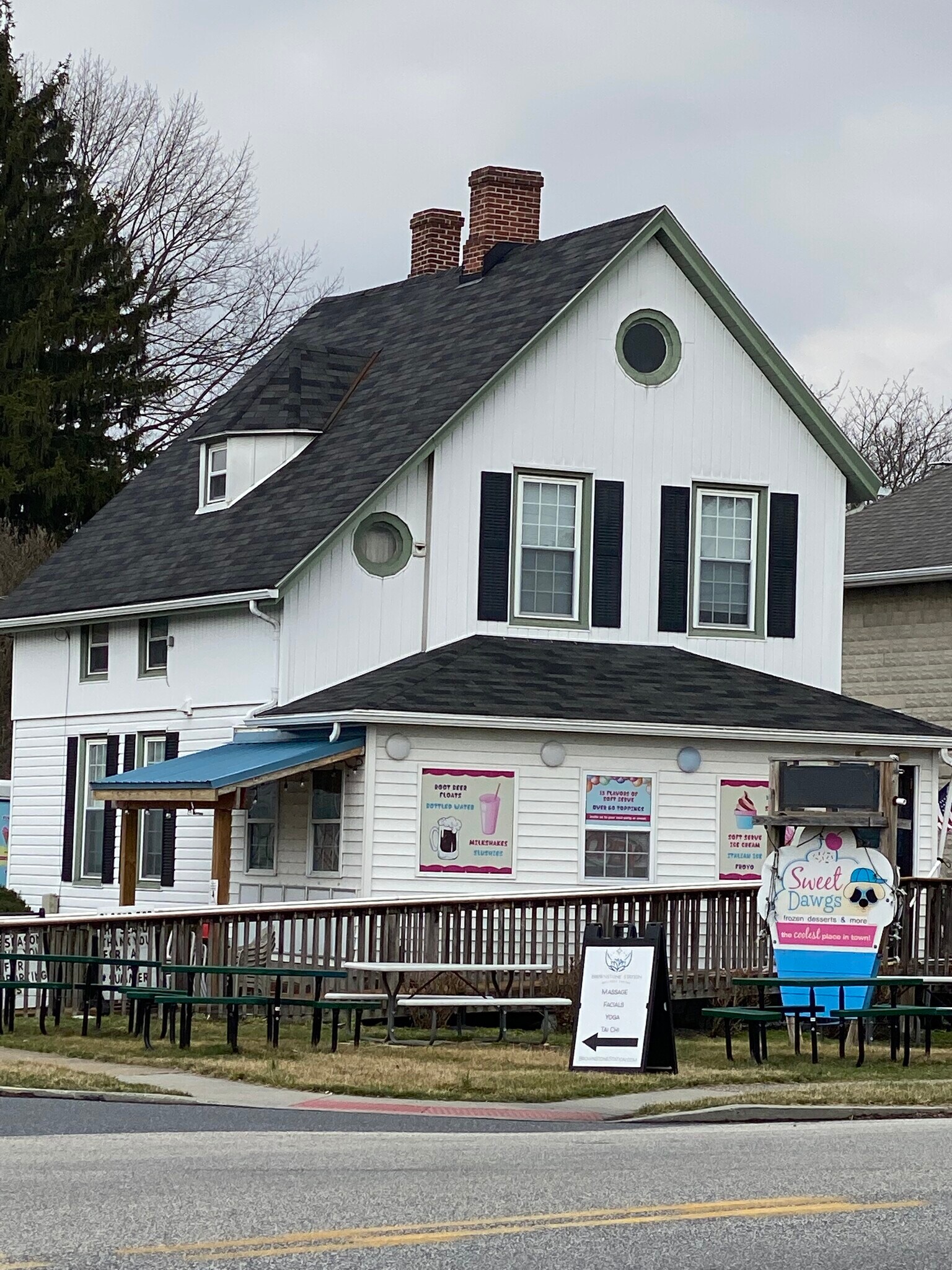 400 E Main St, Hummelstown, PA 17036