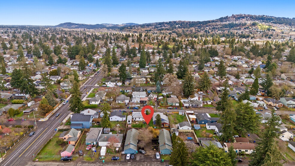 28 Unit Portfolio Offering portfolio of 3 properties for sale on LoopNet.com - Building Photo - Image 2 of 16