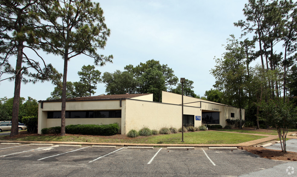 1100 Airport Blvd, Pensacola, FL for sale - Primary Photo - Image 1 of 1