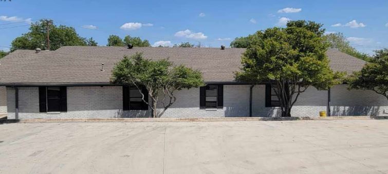 305 W 1st St, Justin, TX for lease - Building Photo - Image 1 of 8