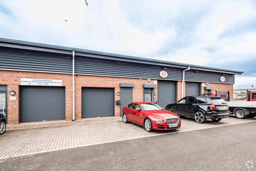 Commercial Rd, Darwen for lease - Building Photo - Image 3 of 3