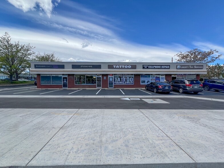 3845-3885 Wadsworth Blvd, Wheat Ridge, CO for lease - Building Photo - Image 2 of 14