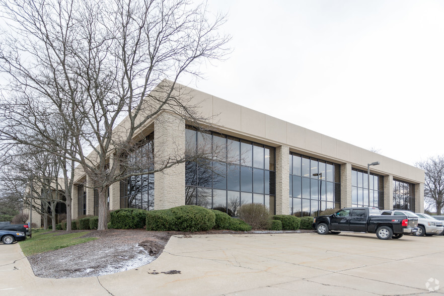 3500 Massillon Rd, Uniontown, OH for lease - Primary Photo - Image 1 of 3