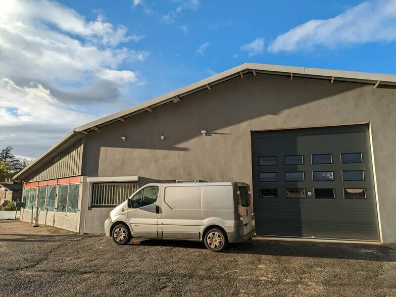 Flex in L'Isle-d'Abeau for lease - Building Photo - Image 2 of 6