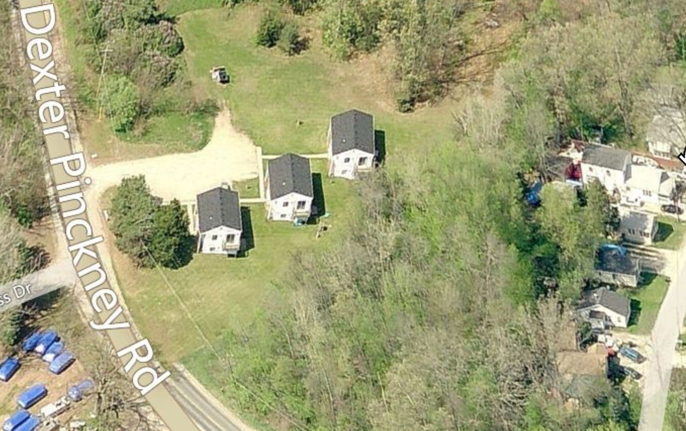 9680-9684 Dexter Pinckney Rd, Pinckney, MI for sale Building Photo- Image 1 of 1