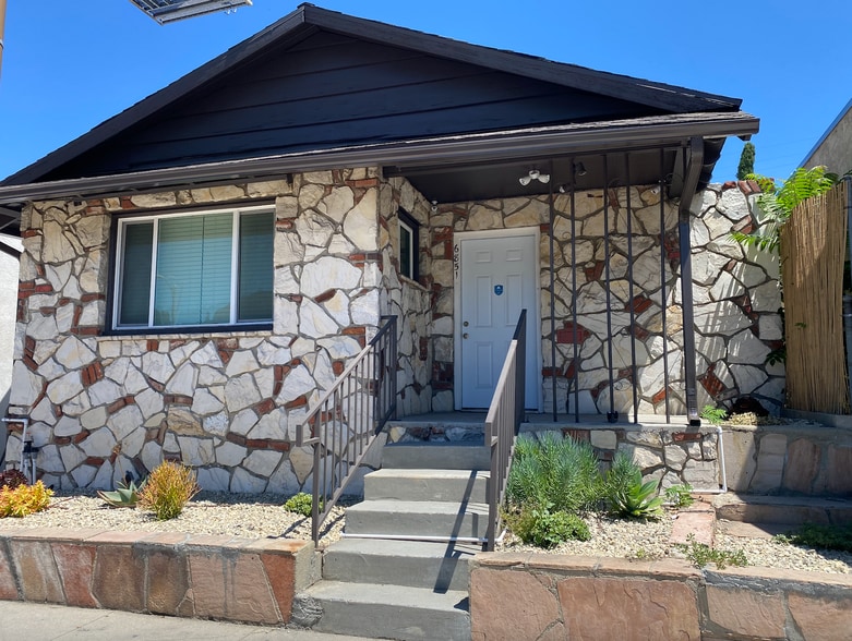 6851 Foothill Blvd, Tujunga, CA for sale - Primary Photo - Image 1 of 25