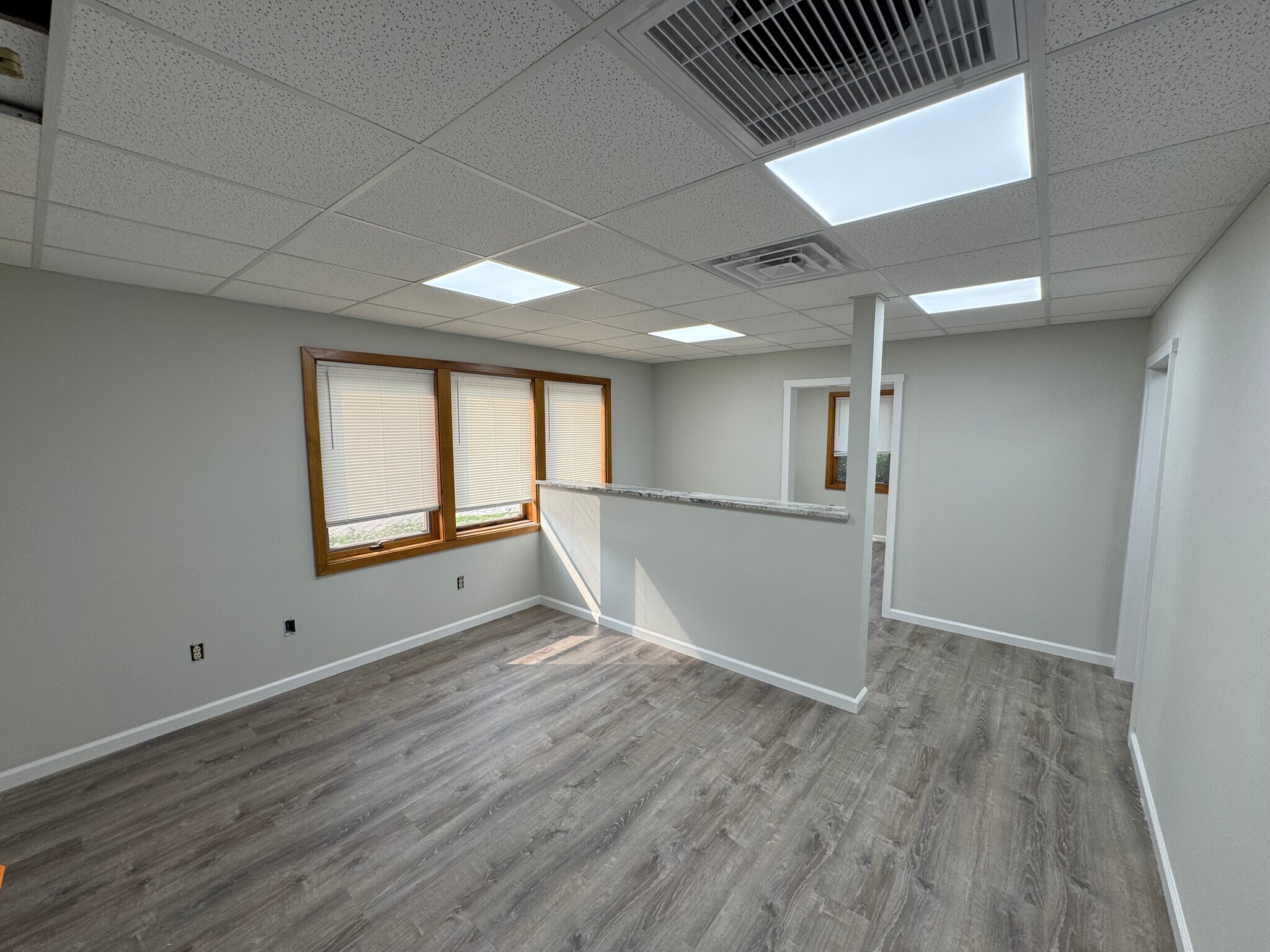 180 Tices Ln, East Brunswick, NJ for lease Building Photo- Image 1 of 4