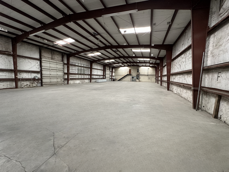 4202 Russell Dr, Corpus Christi, TX for lease - Interior Photo - Image 3 of 7