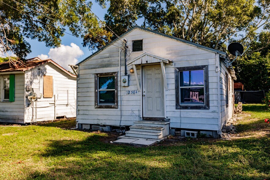 12374 Lakeshore Dr, Canal Point, FL 33438 Multifamily for Sale