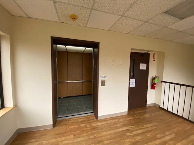 2751 Dixwell Ave, Hamden, CT for lease Interior Photo- Image 1 of 8