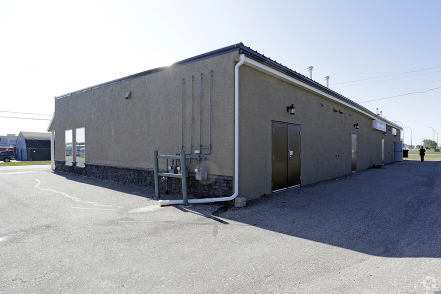 1035 Centre St S, High River, AB for lease - Building Photo - Image 3 of 4