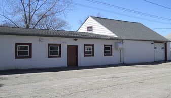 6,200 sf Building with Loft apt. potential - Loft