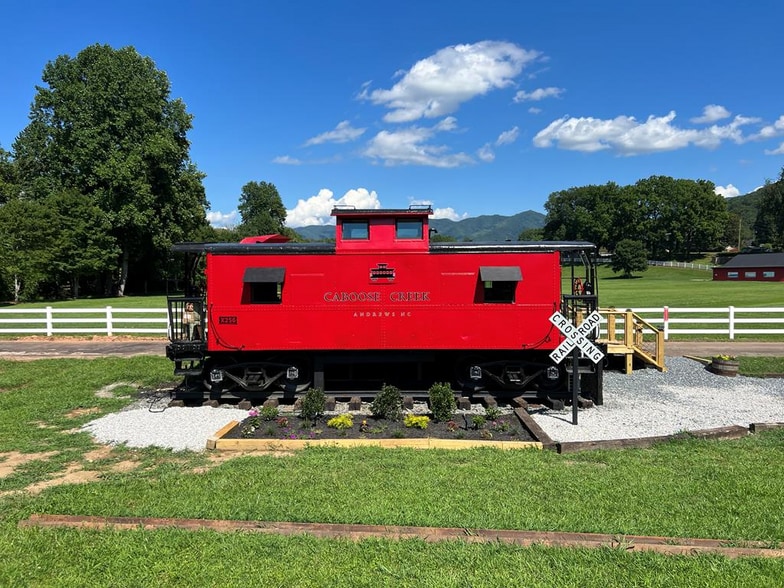45 Caboose Creek Ln, Andrews, NC for sale - Primary Photo - Image 1 of 23
