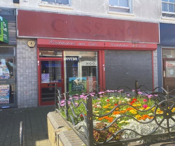 48 High St, Littlehampton for sale - Primary Photo - Image 1 of 1