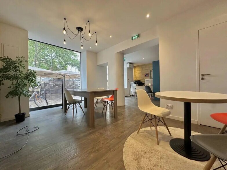 Retail in Montpellier for lease - Interior Photo - Image 1 of 10