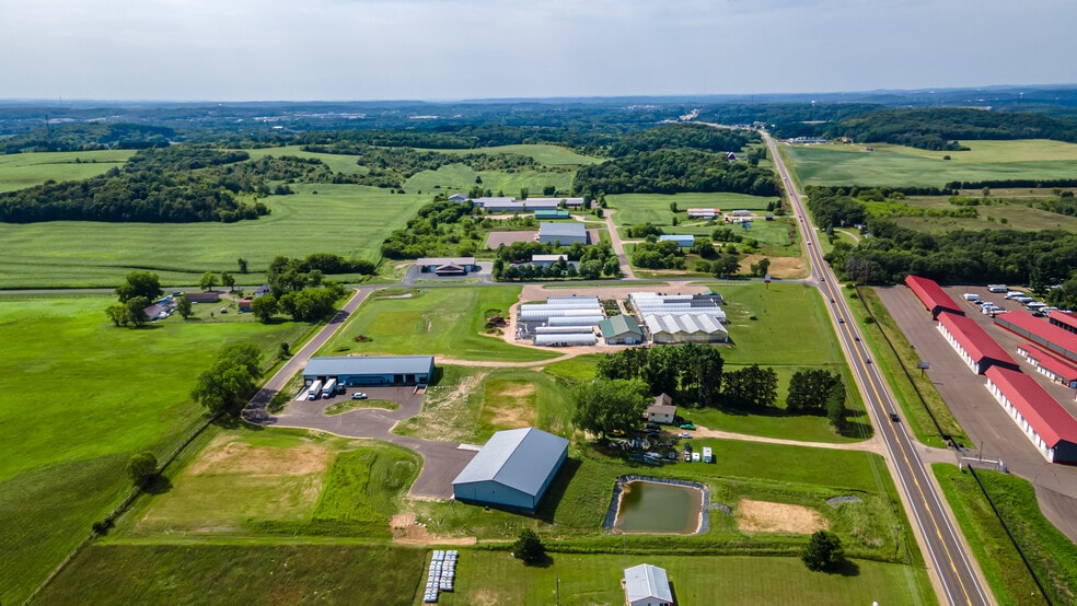 7899 Prill Rd, Eau Claire, WI for lease - Building Photo - Image 3 of 11