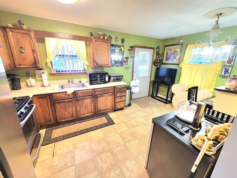 270-276 Bellevue St, Hartford, CT for sale - Interior Photo - Image 3 of 40