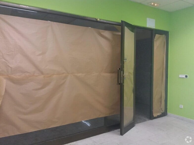 Retail in Segovia, Segovia for lease - Interior Photo - Image 1 of 1