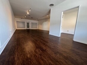 101-109 S Robertson Blvd, Los Angeles, CA for lease Interior Photo- Image 2 of 4