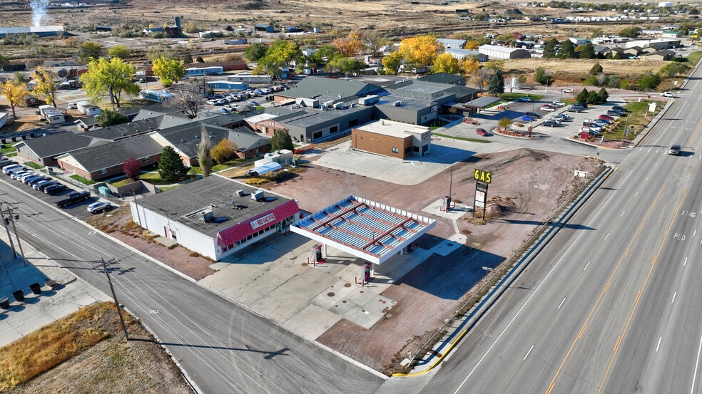 1220 Washington Blvd, Newcastle, WY for sale - Building Photo - Image 2 of 22