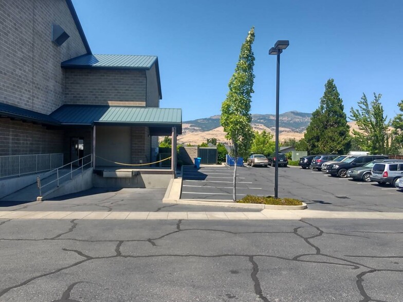 554 Clover Ln, Ashland, OR for lease - Building Photo - Image 2 of 10