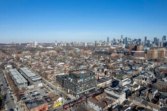 856 Dundas St W, Toronto, ON - AERIAL  map view